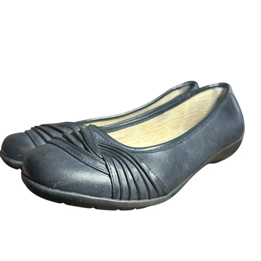 White Mountain Black Leather Flats Size 8.5 Slip On Comfort